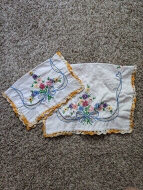 Embroidered Floral Bow Linen Napkin Set with Yellow Crochet Trim Hand‎ Made